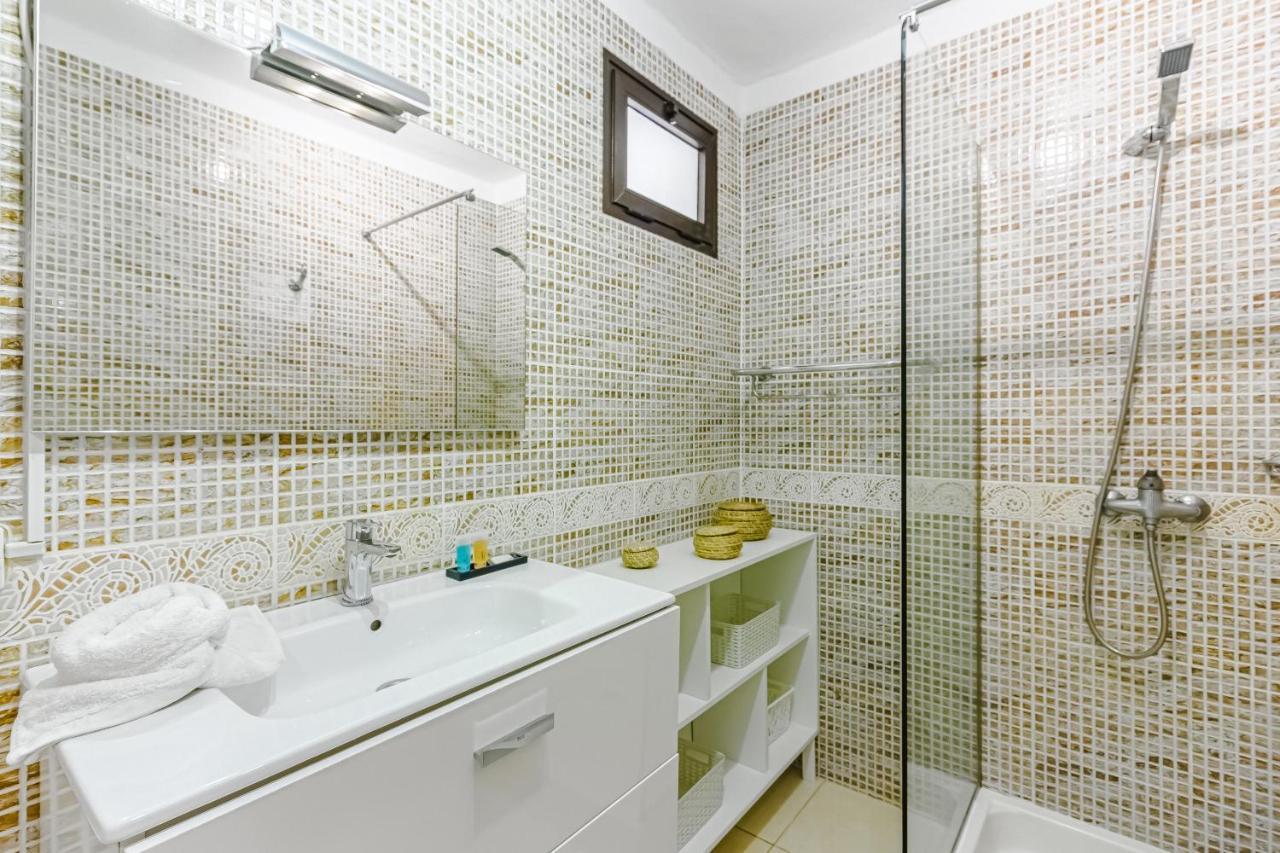 Fantastic Large Studio In Front Of Beach Heated Pool Wifi 아로나 외부 사진