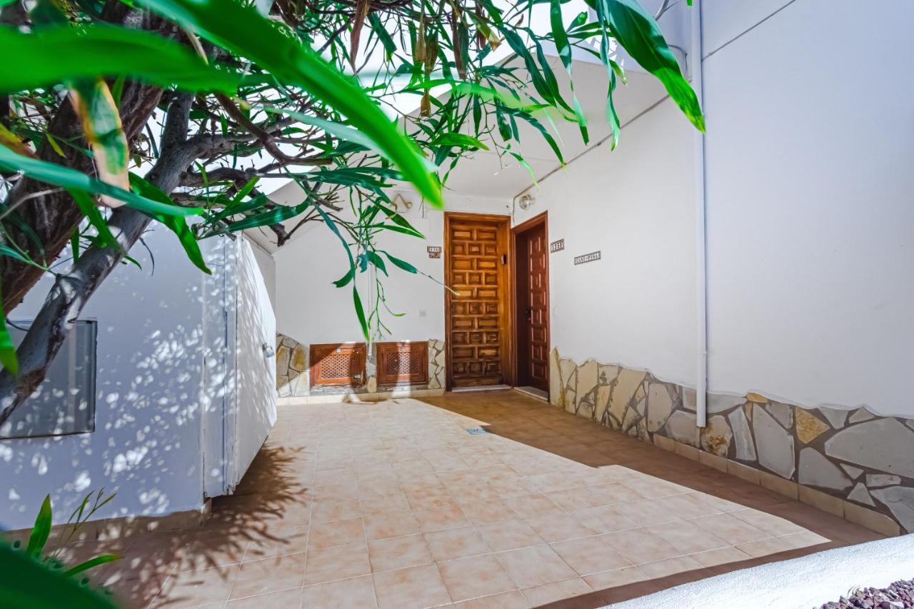 Fantastic Large Studio In Front Of Beach Heated Pool Wifi 아로나 외부 사진