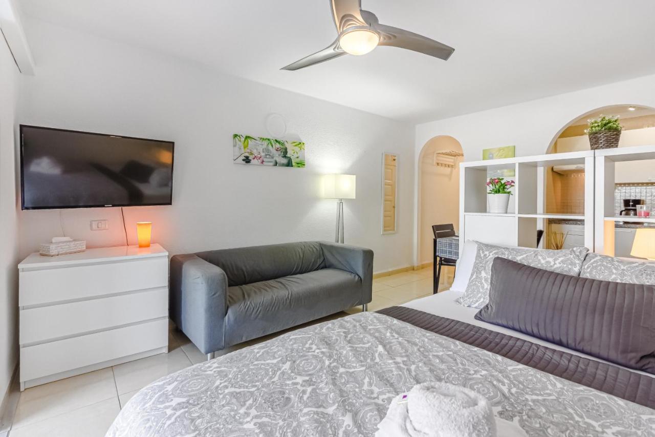Fantastic Large Studio In Front Of Beach Heated Pool Wifi 아로나 외부 사진